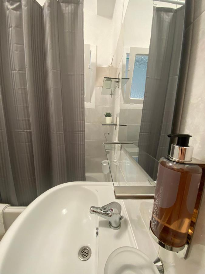 Apartament Dimora De Amicis 88 Bari Zewnętrze zdjęcie